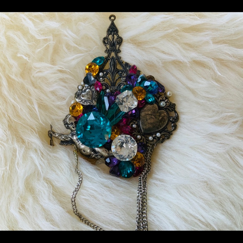 Vintage Cherub brooch
